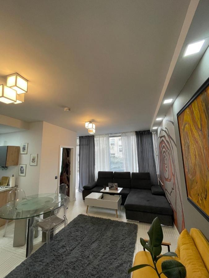 Bright: Flat With Balcony - Kitchen - Free Parking Berlim
